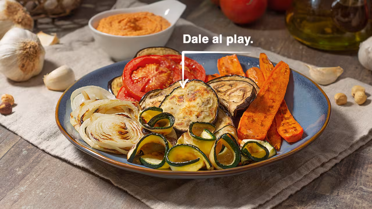 Parrilla de verduras con salsa de avellanas