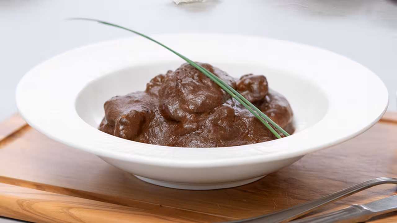 Carrilleras de cerdo en salsa de chocolate