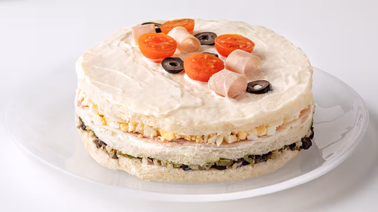 Pastel frío de jamón y atún