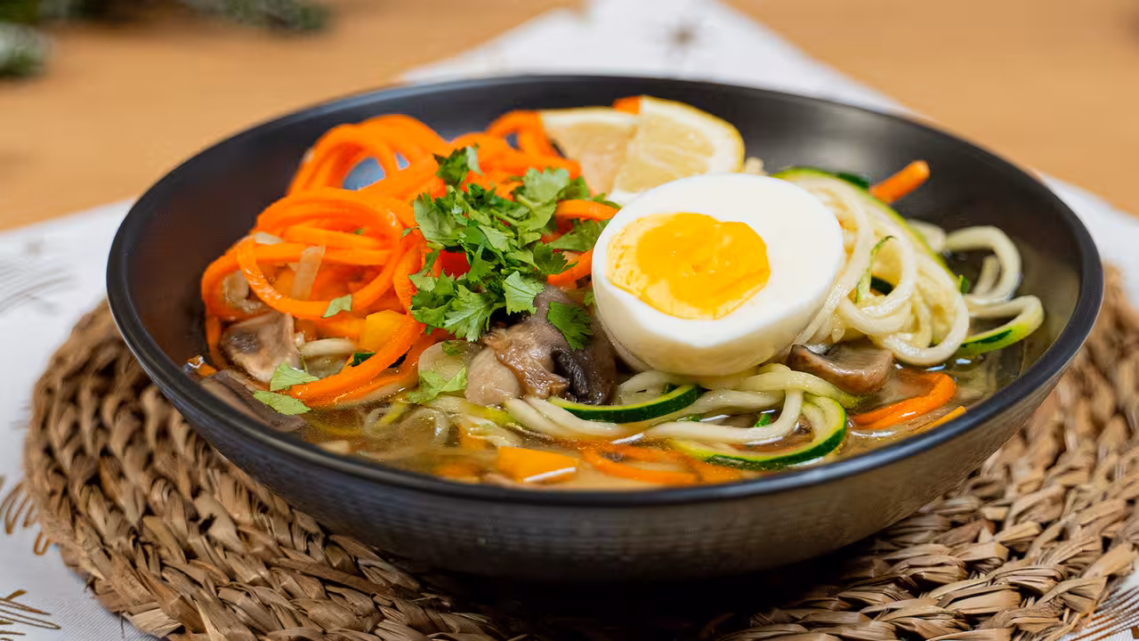 Sopa con espirales de verduras