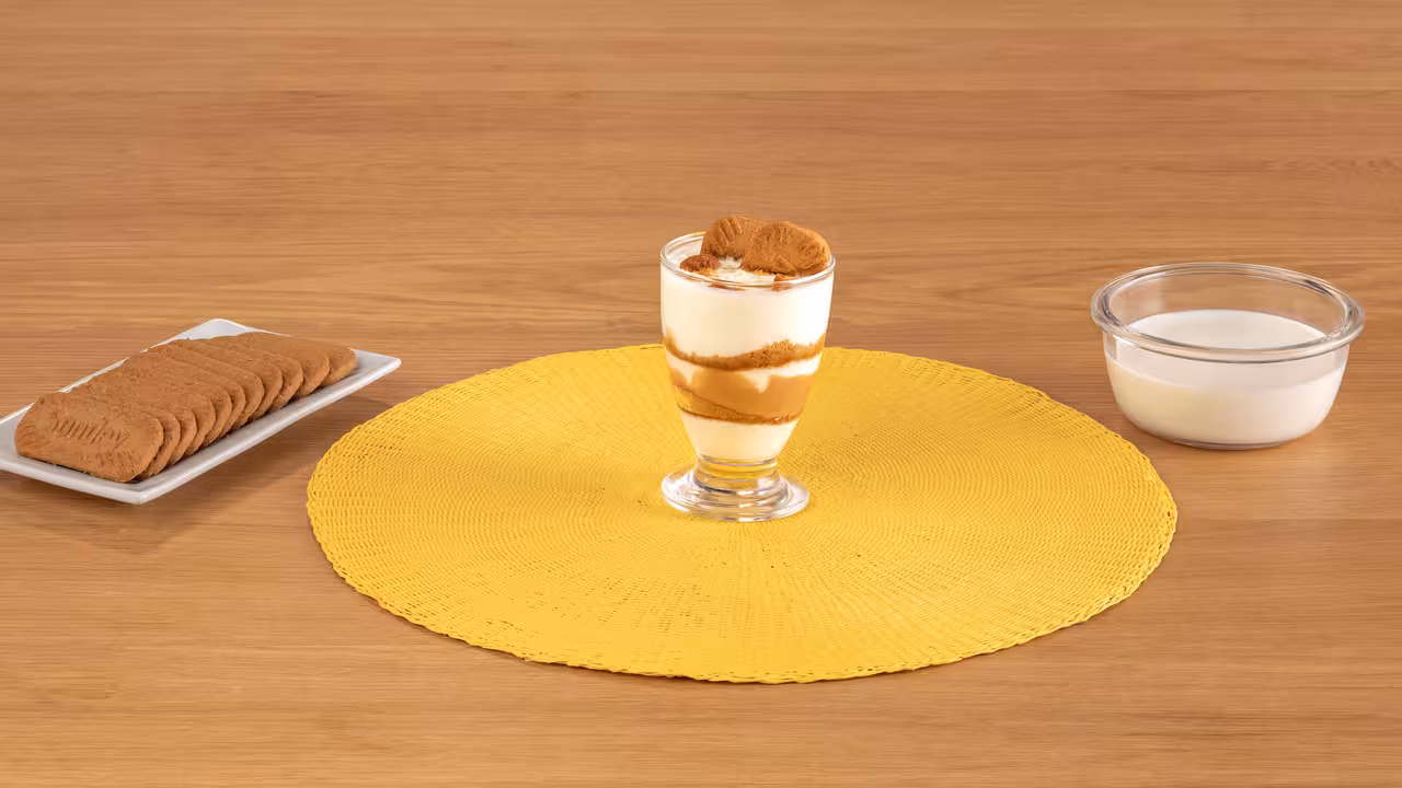 Semifrío de yogur y galleta