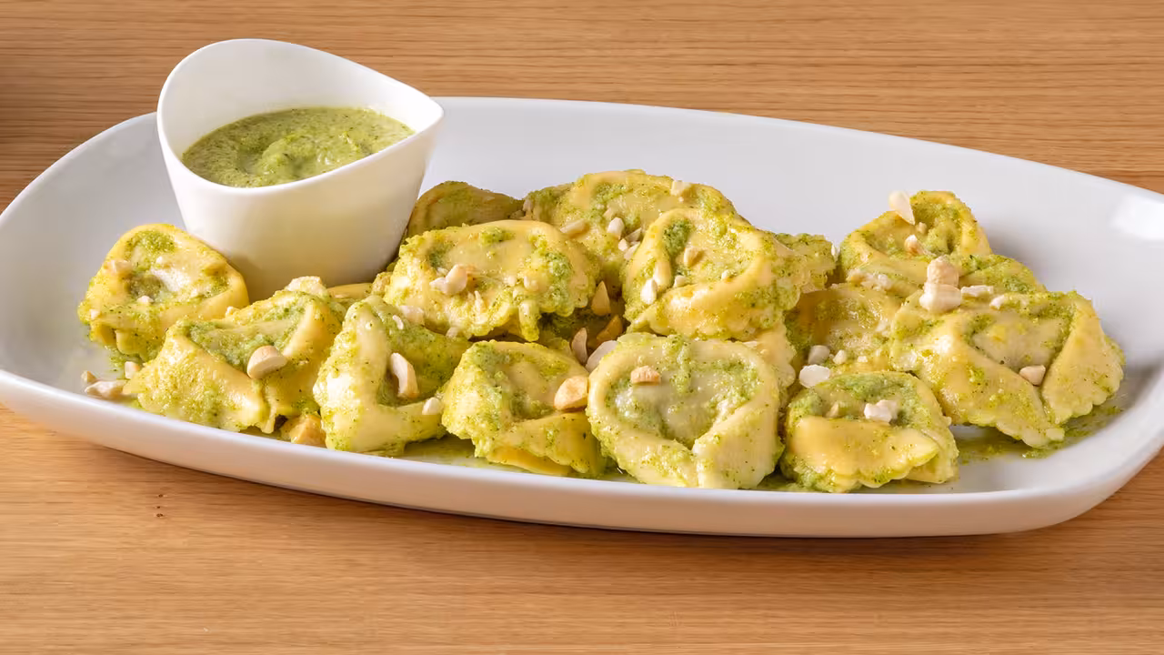 Tortellini con pesto de brócoli