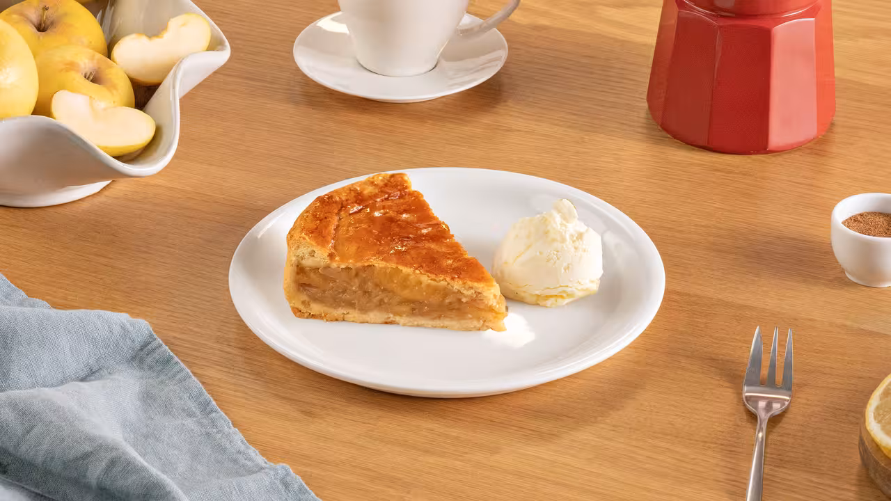 Tarta de manzana con helado