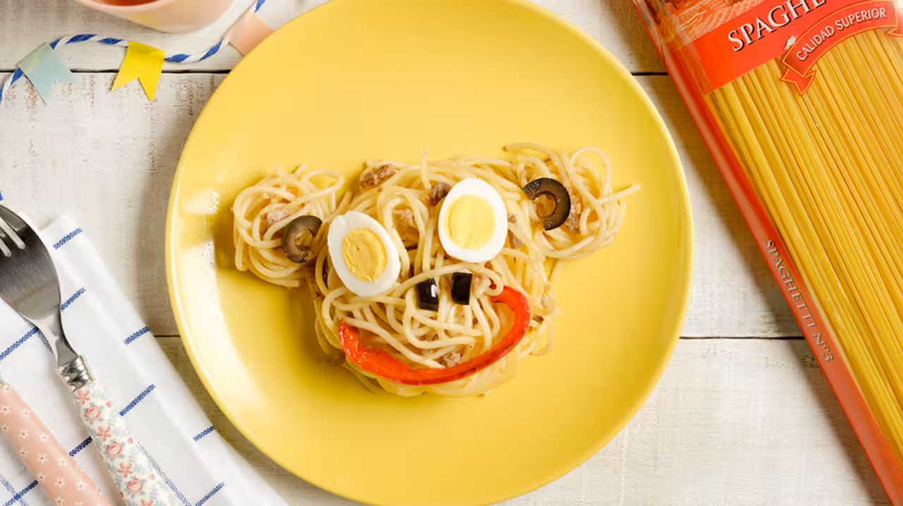 Espaguetis con verduras y carne