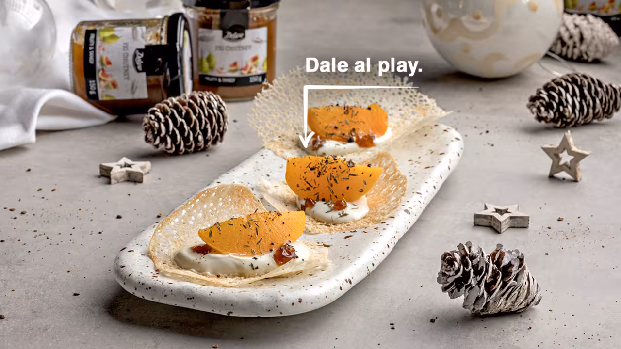Crujientes de queso azul y salsa de higos