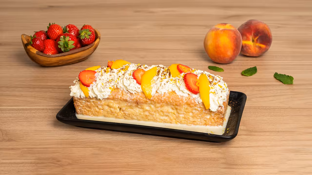 Tarta tres leches con queque de limón