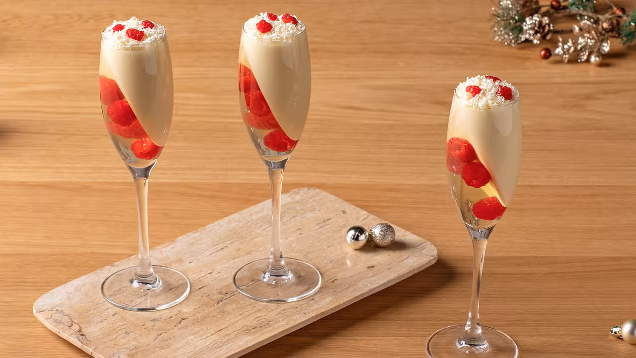 Mousse de chocolate con cava y frambuesas