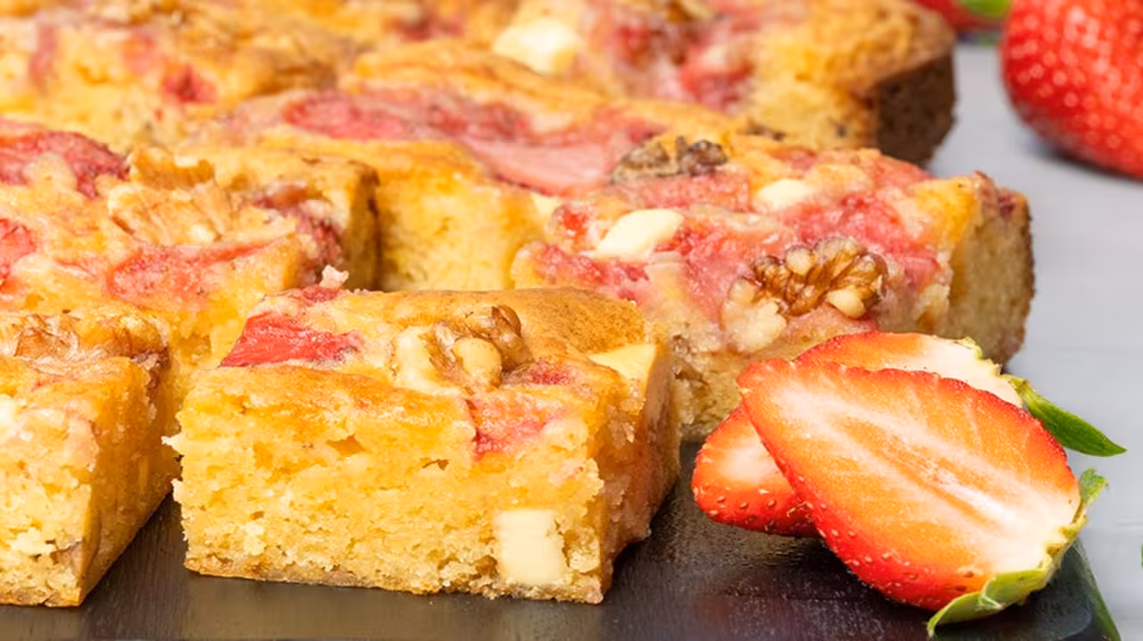 Brownie de fresa y chocolate blanco