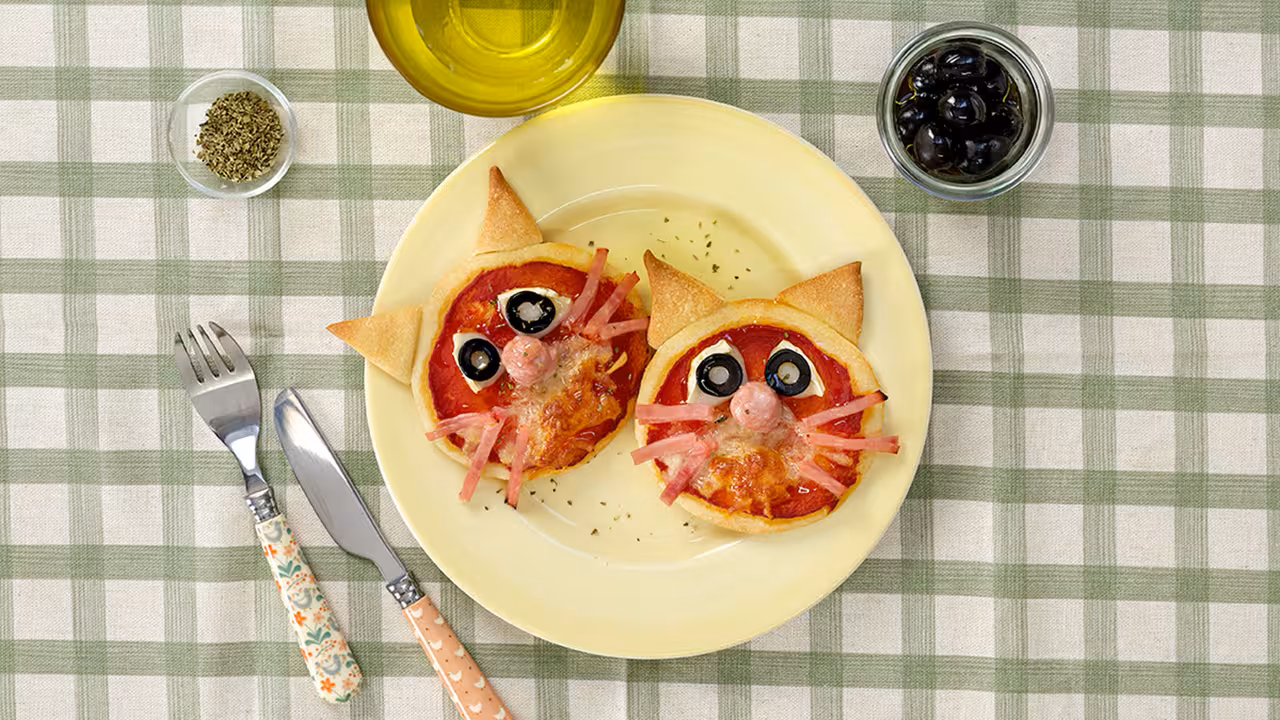 Pizzas de jamón, queso y longaniza