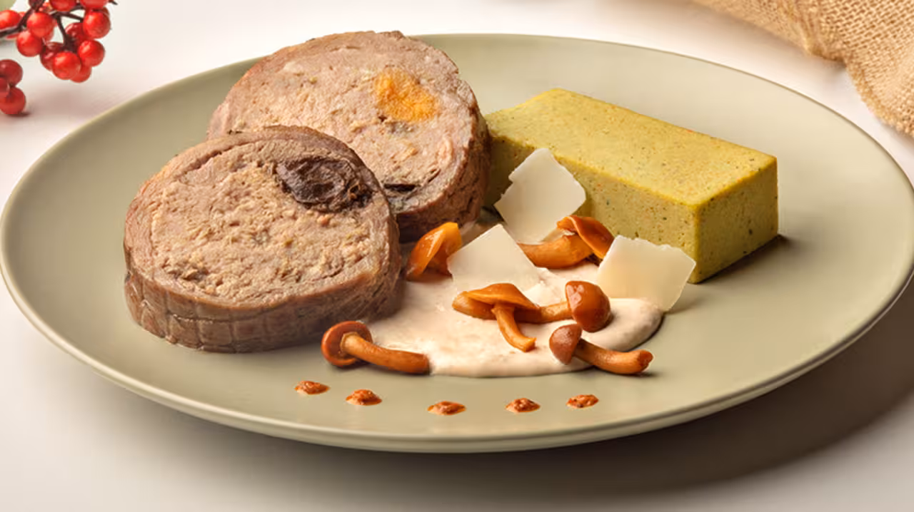 Redondo con crema de setas y pastel de verduras