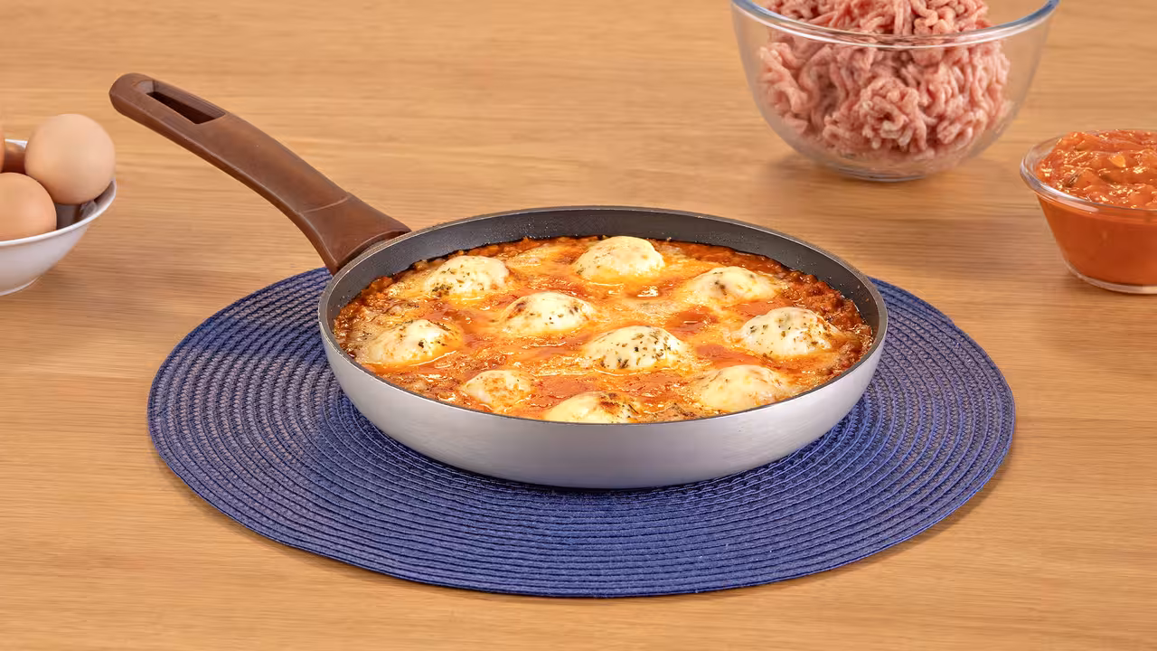 Huevos rellenos con carne