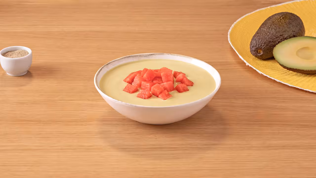 Sopa de aguacate y sandía