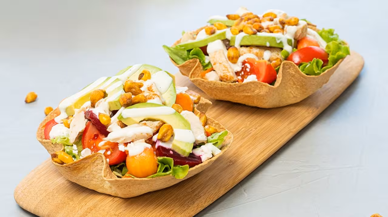 Ensalada de pollo y tomate