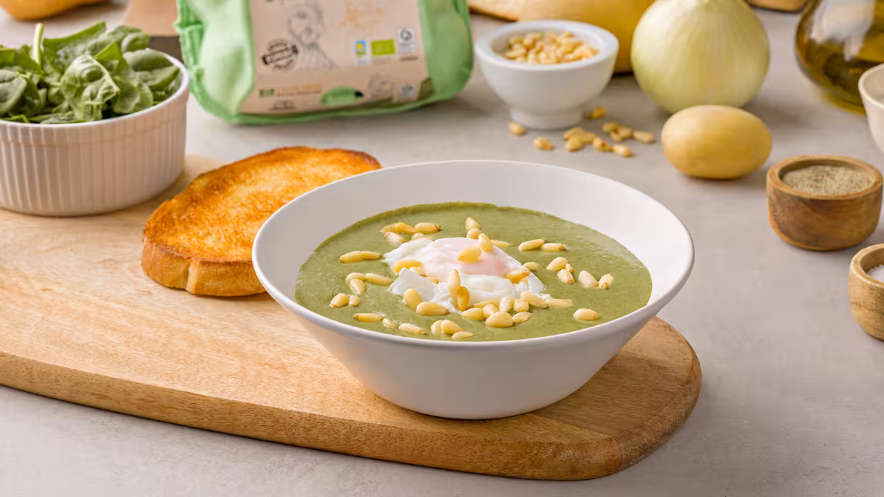 Crema de espinacas con huevo poché