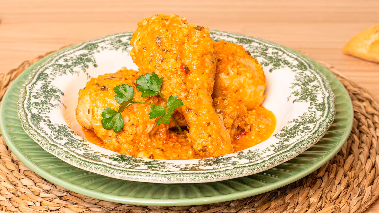 Jamoncitos de pollo en salsa de almendras