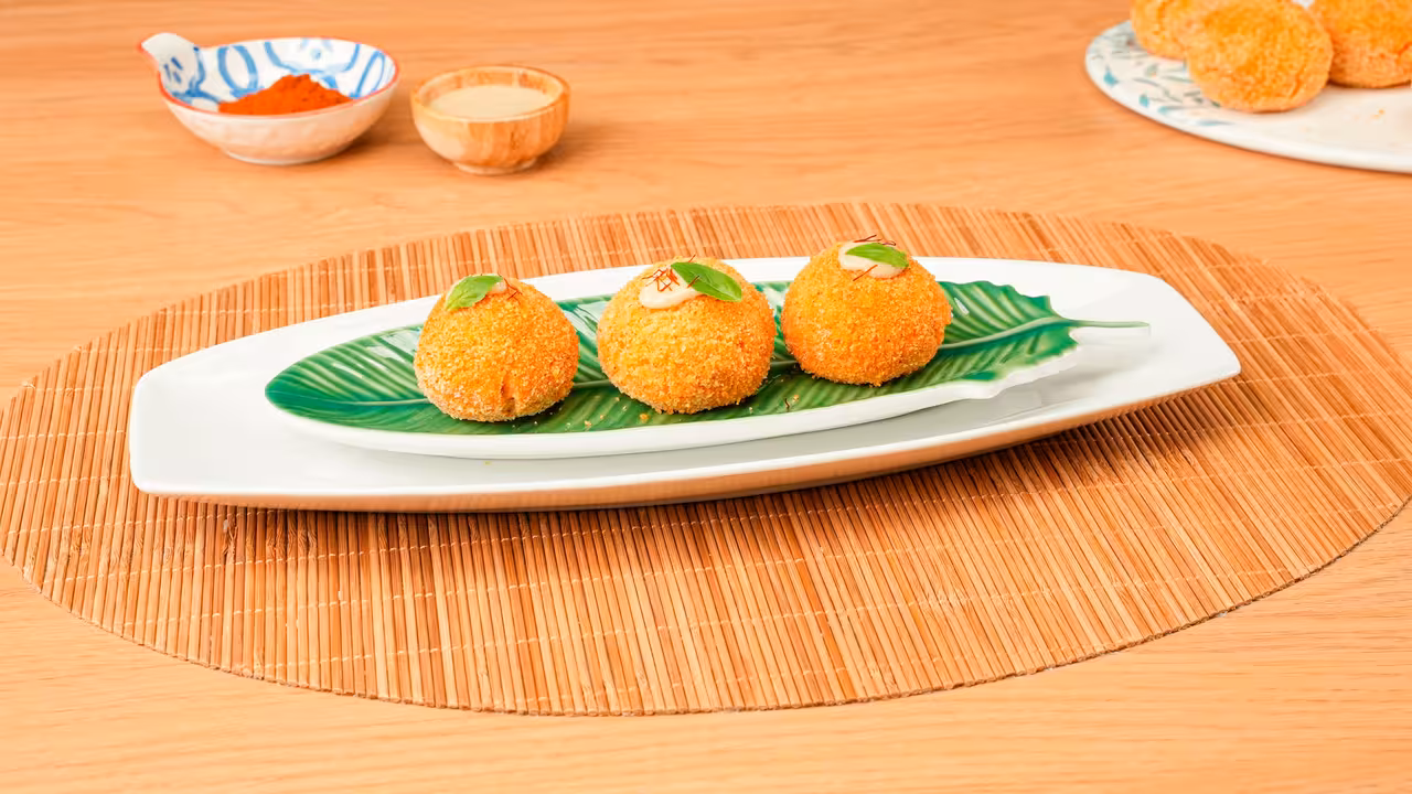 Croquetas de salmón con salsa