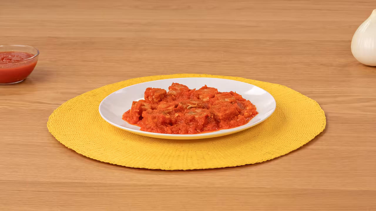 Atún con tomate
