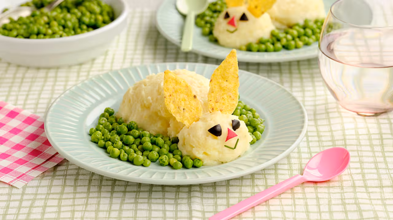 Guisantes salteados con puré de patatas