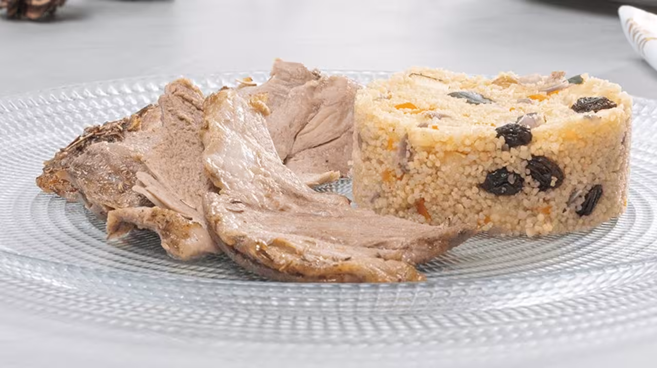 Paletilla de cordero con cuscús de verdura y manzana