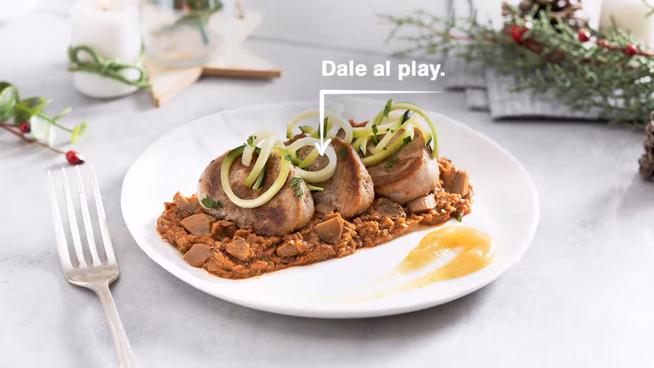 Solomillo con ragú de setas y manzana asada