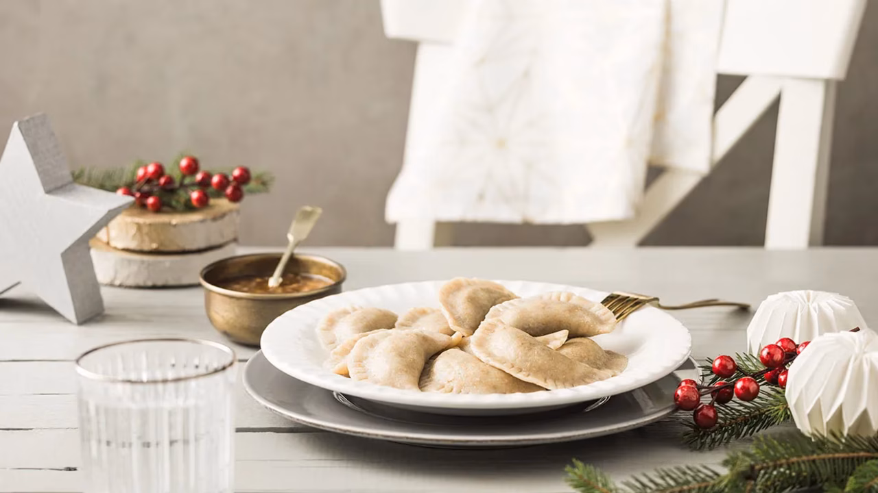 Pierogi z karpiem i sosem korzenno-pomarańczowym