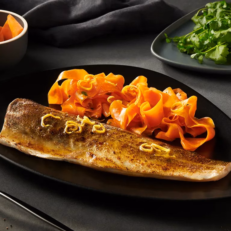 Dorsz z pappardelle z marchewki