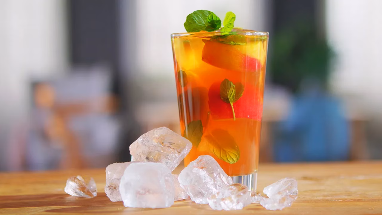 Domowa ice tea z nektarynek