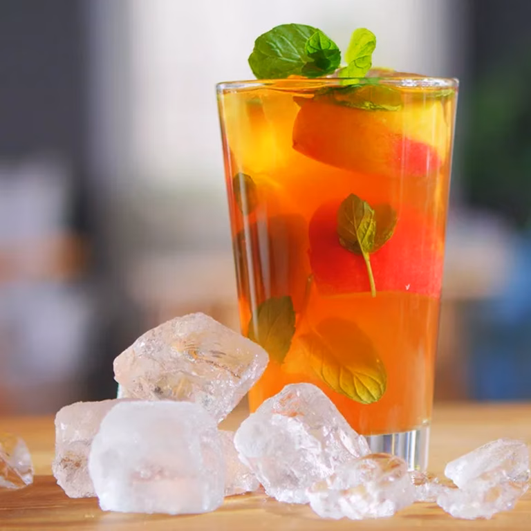 Domowa ice tea z nektarynek