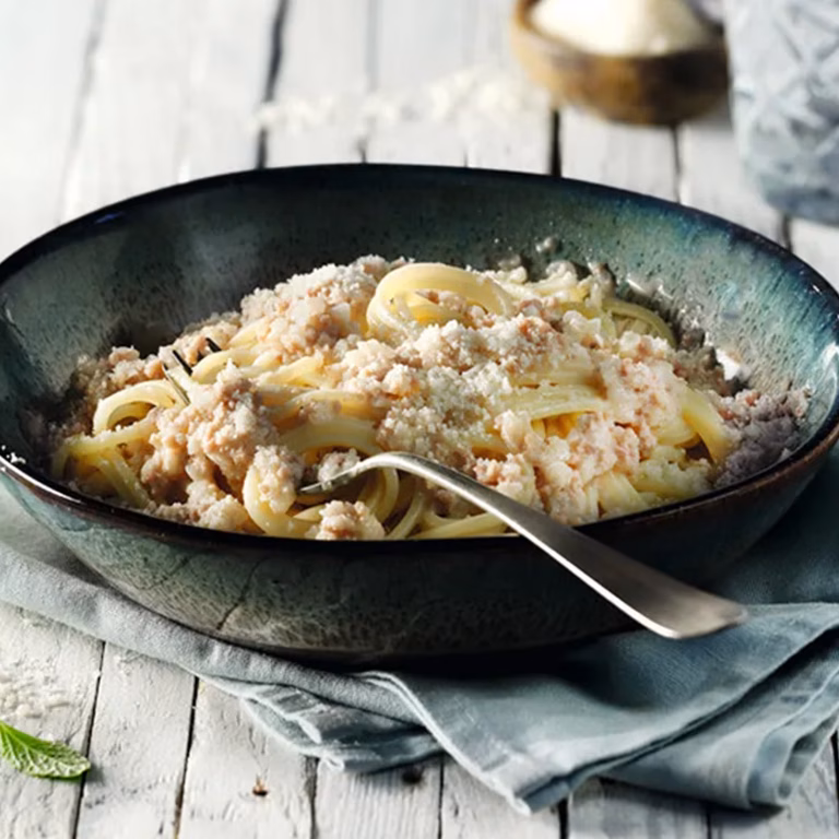 Białe bolognese