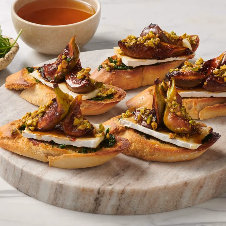 Crostini z serem Brie i smażonymi figami