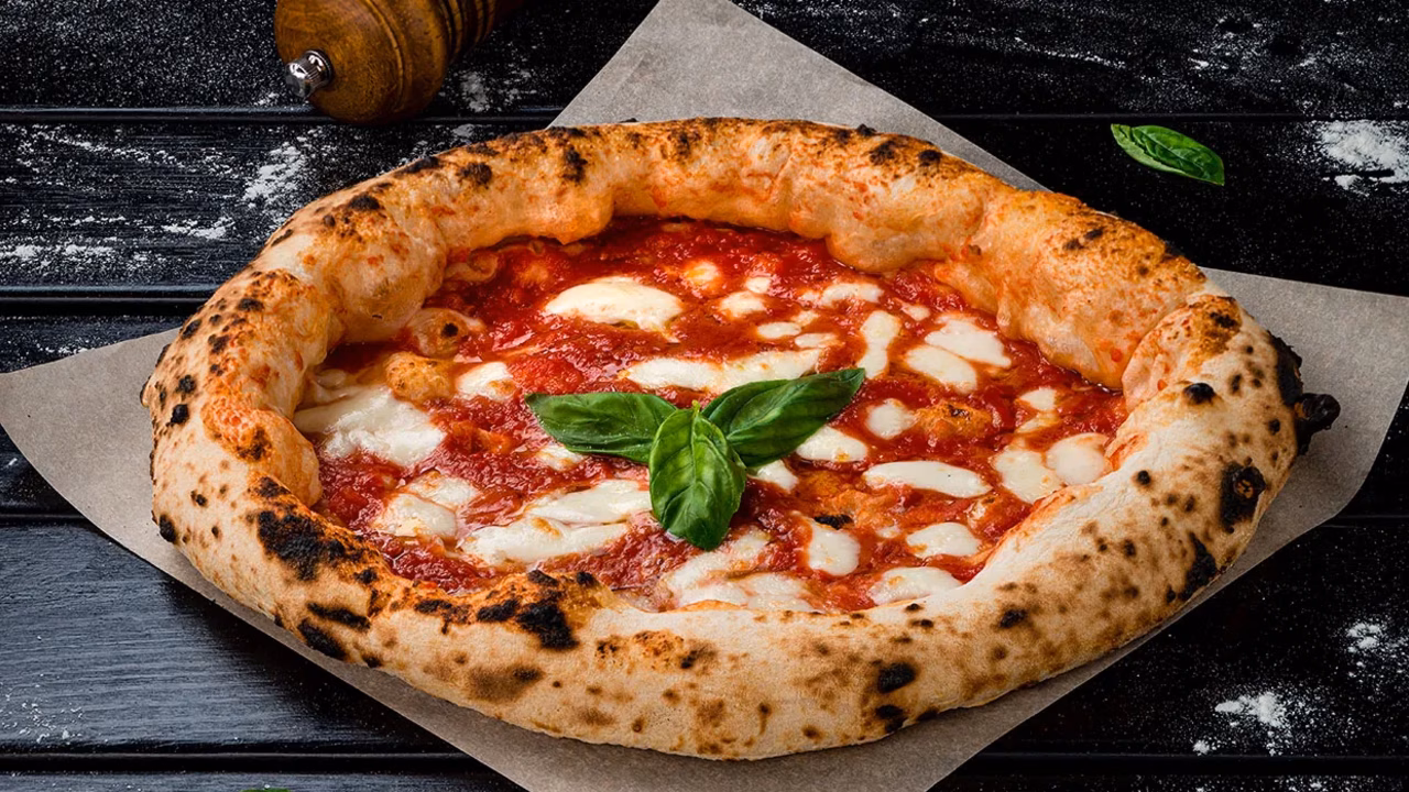 Pizza neapolitańska – przepis na klasyczną neapolitanę