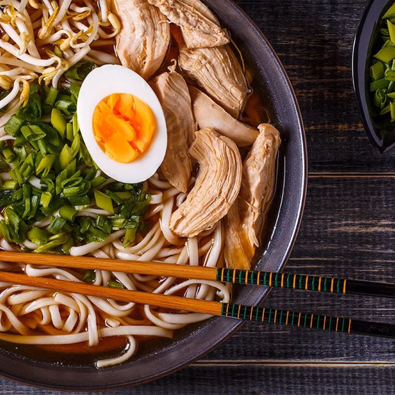Domowy miso ramen