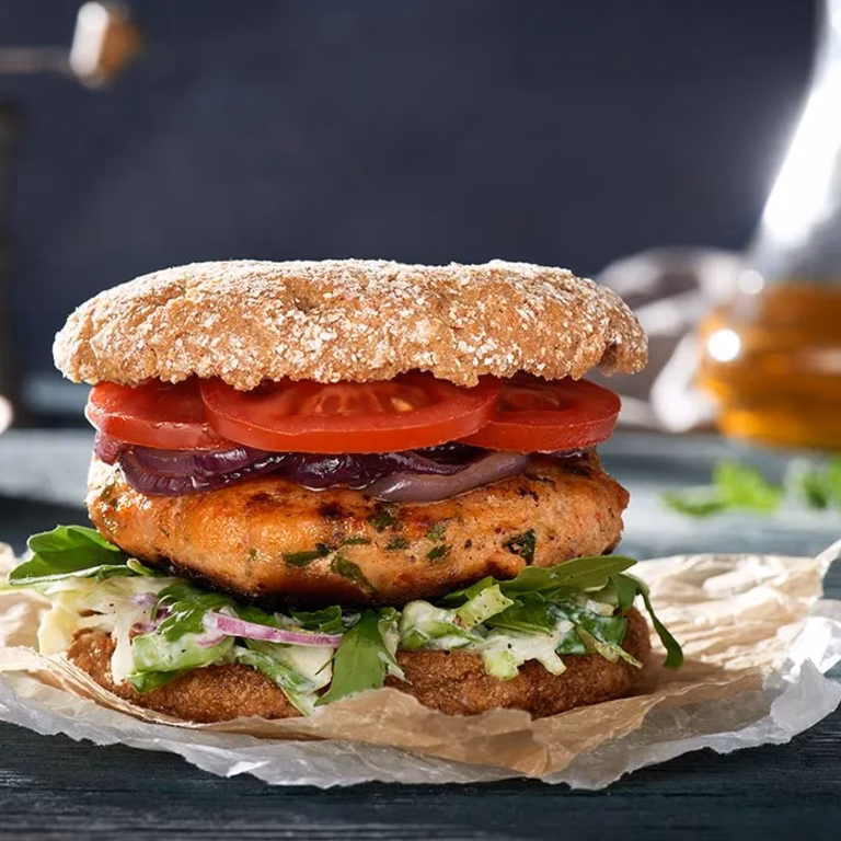 Burgery rybne z sałatką coleslaw