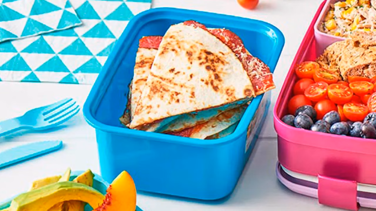 Tortilla z salami i serem – pomysł na lunchbox