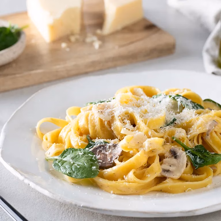 Tagliatelle z sosem alfredo