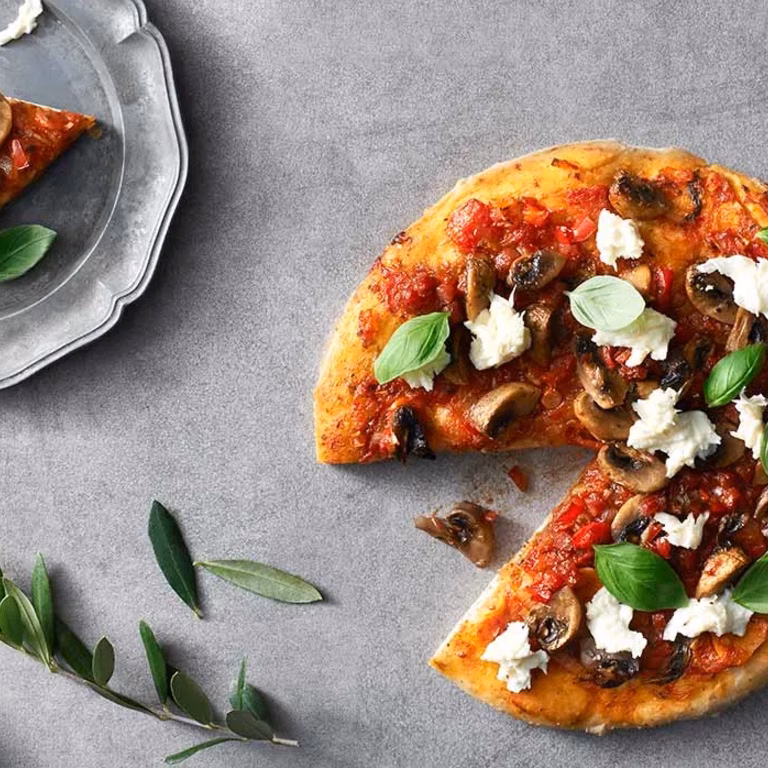 Minipizza z kabanosami