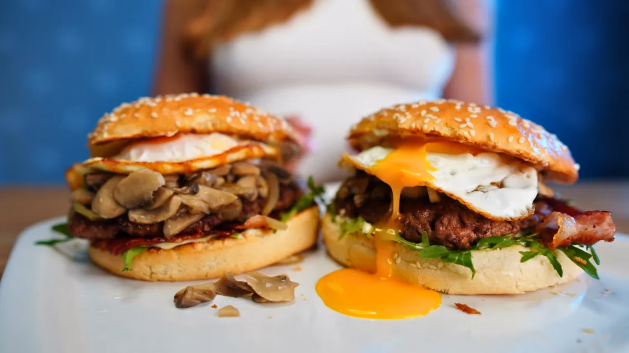 Burgery z jajkiem sadzonym