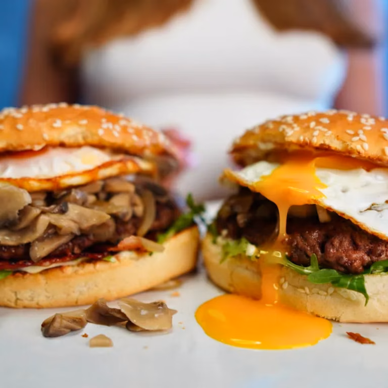Burgery z jajkiem sadzonym
