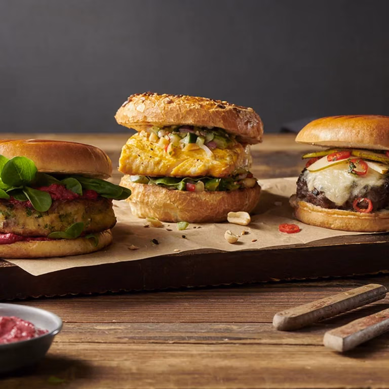 Wegeburger z tatarem buraczanym