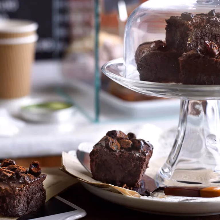 Brownie z espresso i wiśnią
