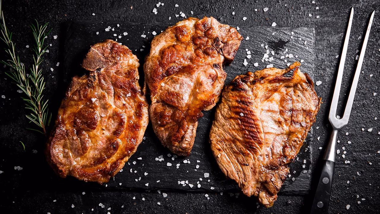 Steki z karkówki pieczone w piekarniku