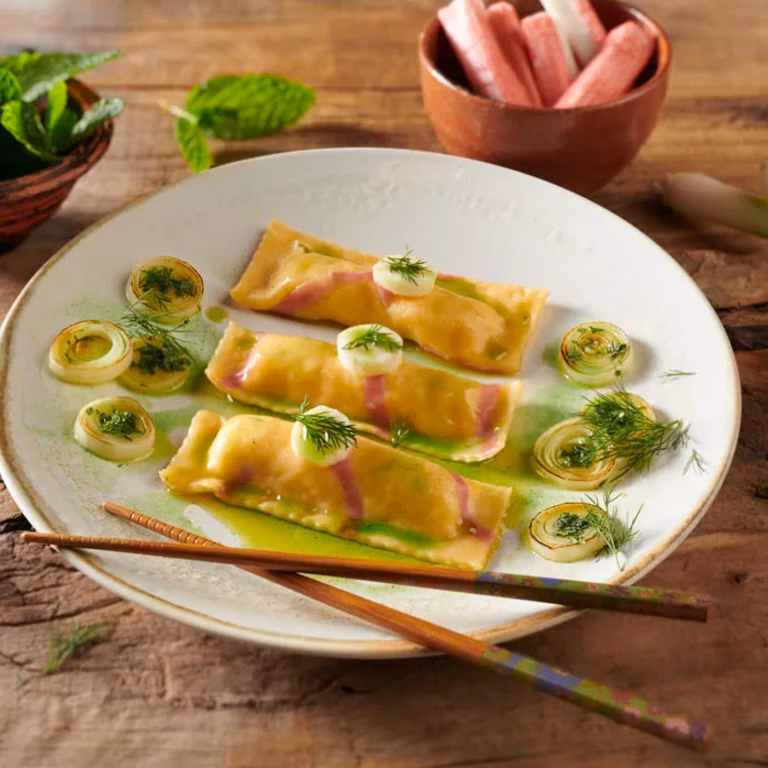 Ravioli z surimi i olejem porowym