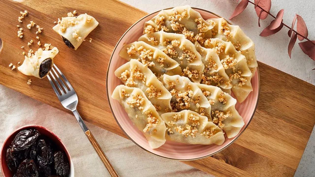 Pierogi z suszonymi śliwkami