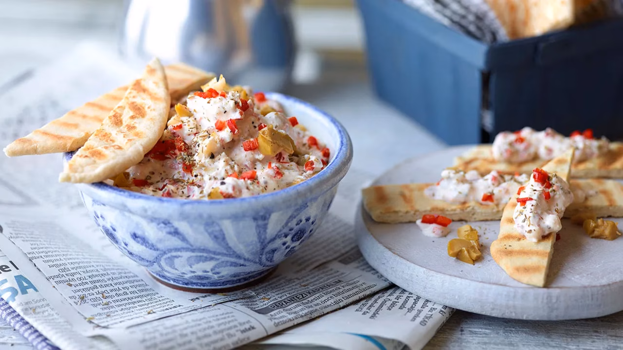 Pasta z sera feta z oliwkami