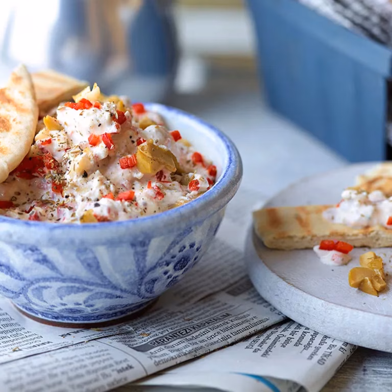 Pasta z sera feta z oliwkami