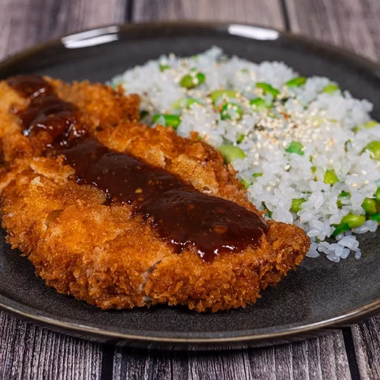 Schabowy tonkatsu z ryżem z edamame