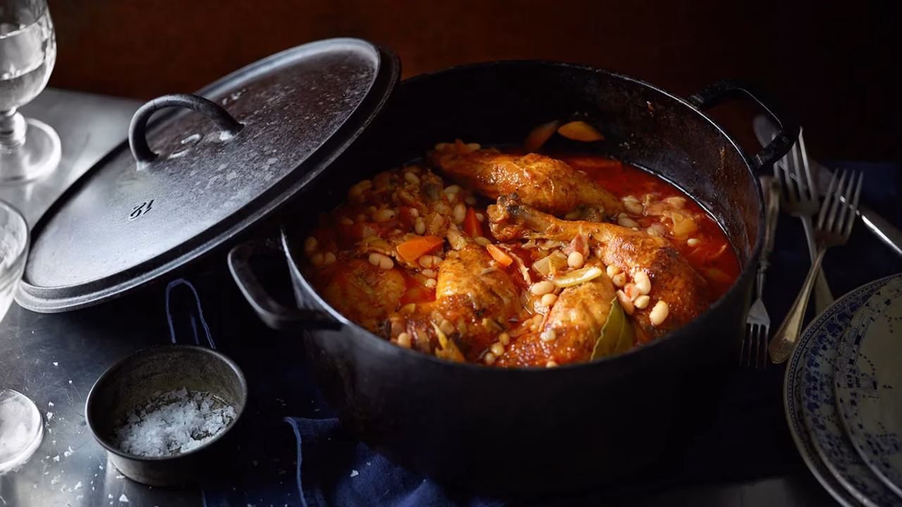 Cassoulet z udkami kurczaka i boczkiem