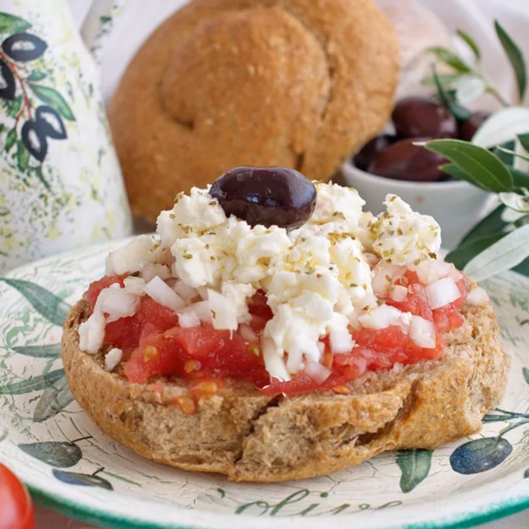 Dakos – przepis na grecką przekąskę