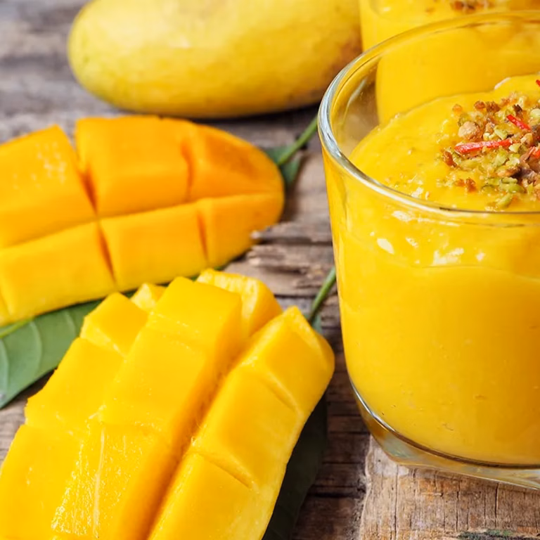 Koktajl orzeźwiający – mango lassi