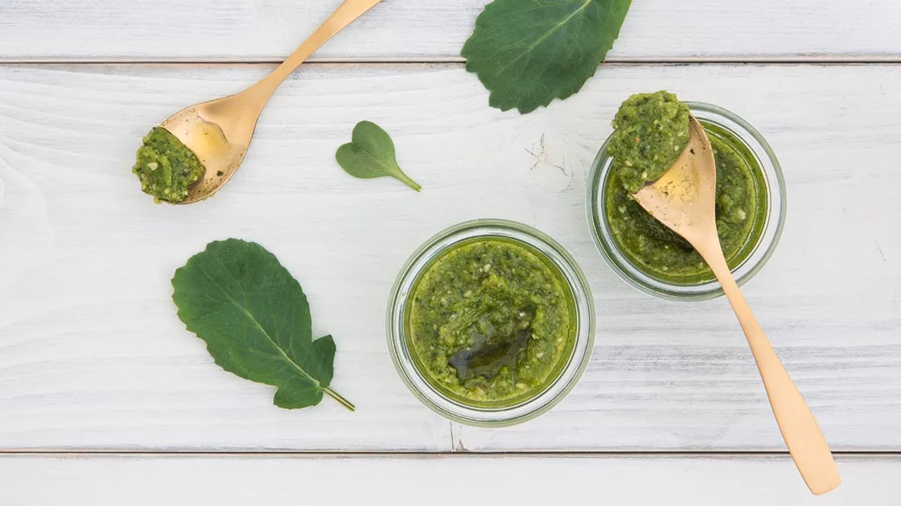 Pesto z liści rzodkiewki